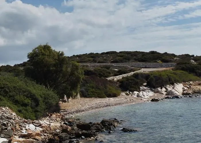 Sundy Agia Irini (Paros)